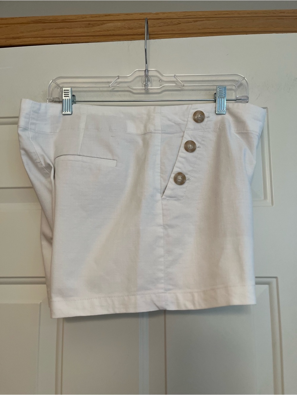 Women’s Loft nautical flat front ivory cotton blend high rise shorts. Size 6 - Picture 5 of 14